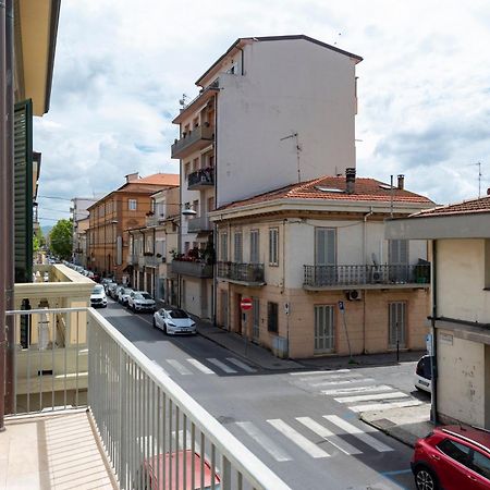 La Suite 2 Ondina Viareggio 200M From Sea - Happy Rentals Exteriér fotografie